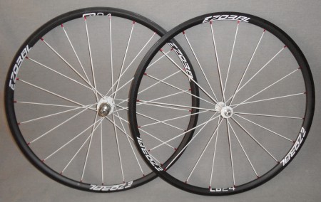 ROUES CARBONE A BOYAUX 24 mm 699€